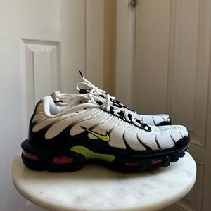 Nike Air Max Plus 'Black Volt' AJ2013-100 Size 11
